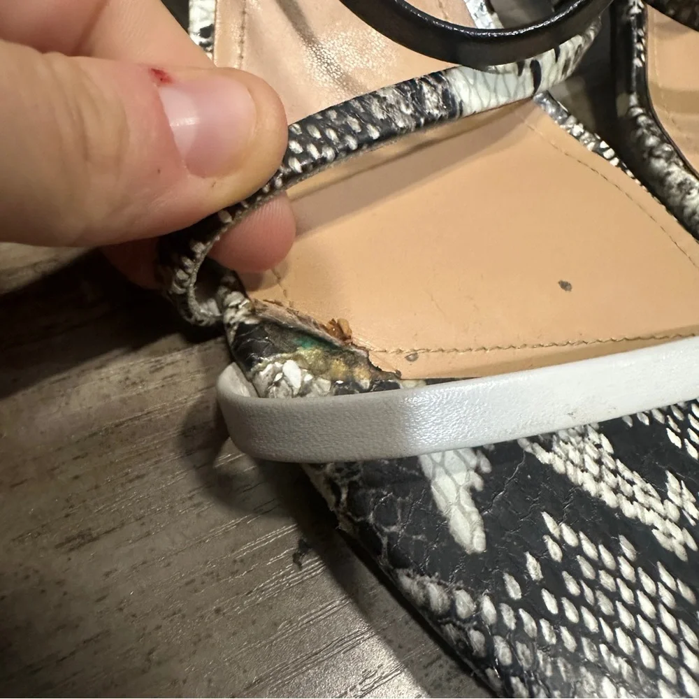 EUC Marc Fisher Black and White Snake Pattern Square Toe Heels Size 7.5M - Picture 4 of 12